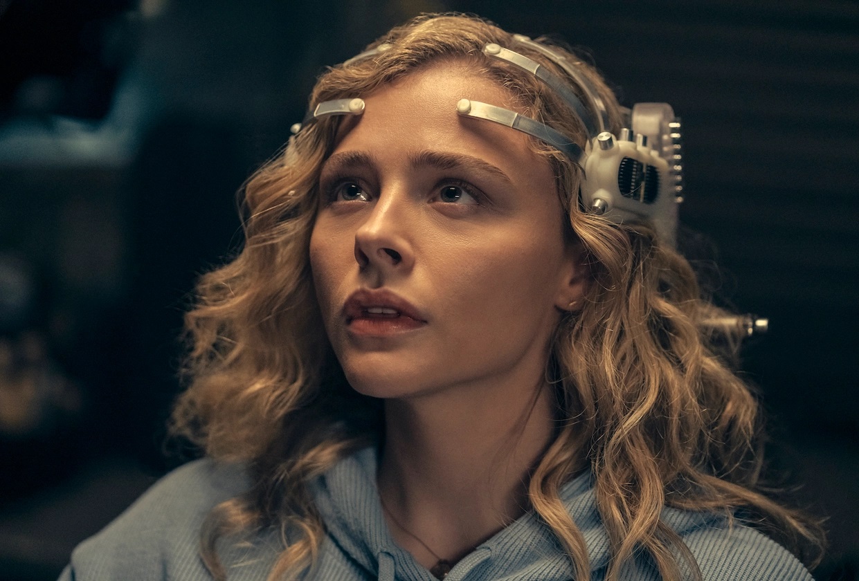 Teaser Watch: Chloë Grace Moretz Travels Through Time in Dystopian Sci-Fi “The Peripheral”